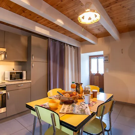 En Gres Rose 4/6 Personnes Holiday home