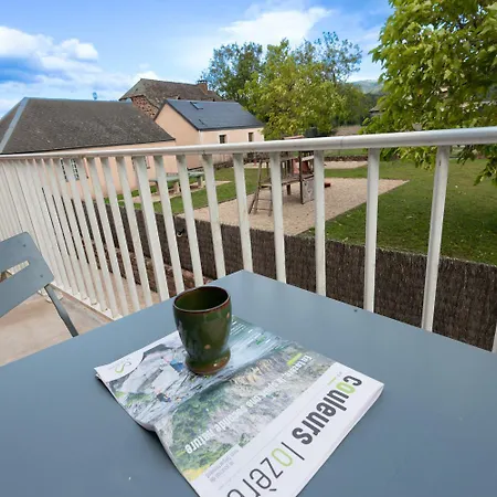 En Gres Rose 4/6 Personnes Holiday home Canilhac